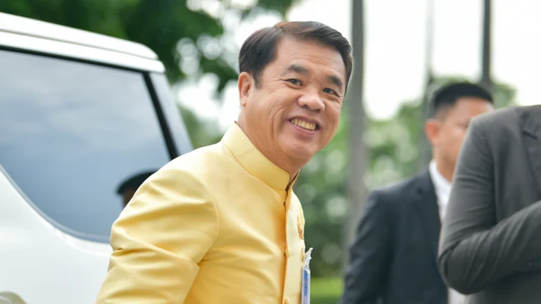 ชูศักดิ์ ชี้ สุริยะ จึงรุ่งเรืองกิจ