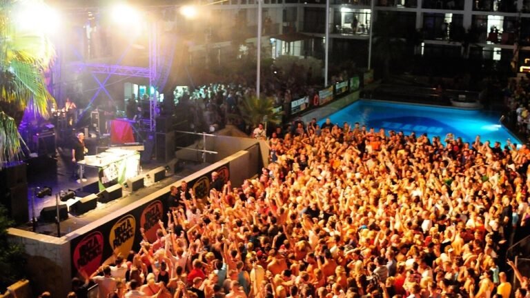 อิบิซา ร็อกส์