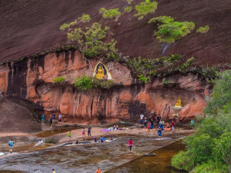 น้ำตกถ้ำพระ 2568 เปิดแล้ว ชวนลุยสไลเดอร์ธรรมชาติกลางป่าภูวัว