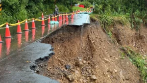ไต้หวันอ่วมฝนถล่มหนัก ดับแล้ว 4 ศพ อพยพกว่า 5,900 คน