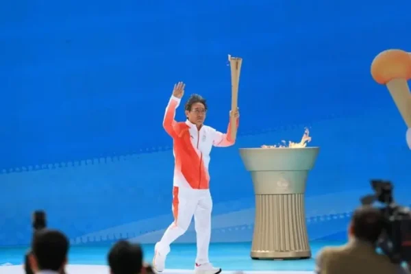 พิธีส่งต่อคบเพลิง