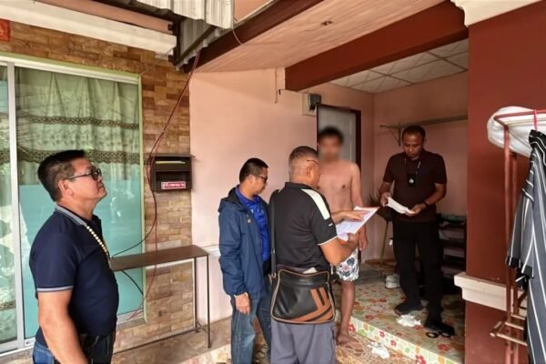 จับครูวัย 33 ปี