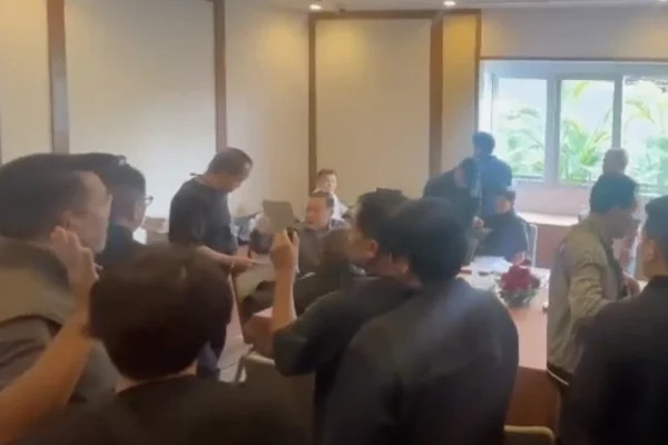 เปิดนาทีเจ้าหน้าที่ บุกจับ