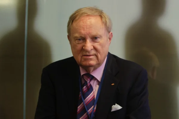 ผู้ก่อตั้งองค์กรสิทธิ์