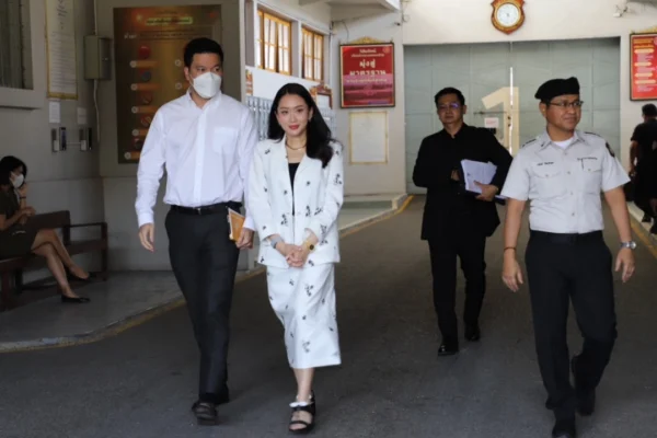 อิ๊งค์ สามี เข้าเยี่ยม ทักษิณ