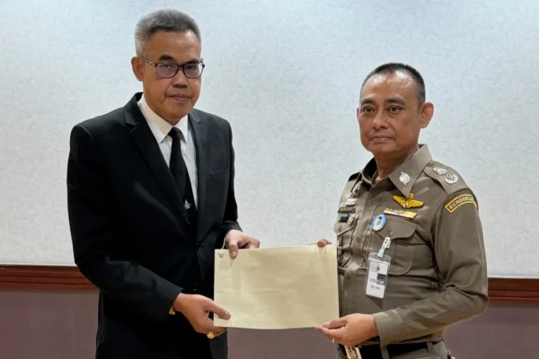 รองเต่า ยื่นสำนวน