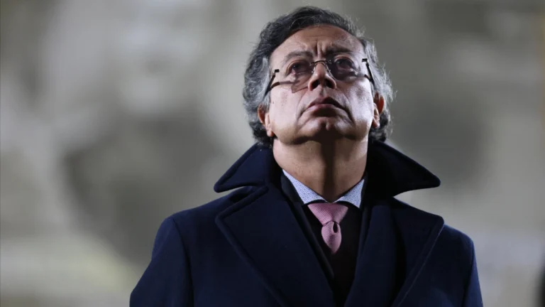 ผู้นำโคลอมเบียลั่น พร้อมจับอาวุธอีกครั้งจันทร์ที่ 5 ม.ค.2569