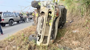 กระบะขนแรงงาน ซิ่งหนี ตร.